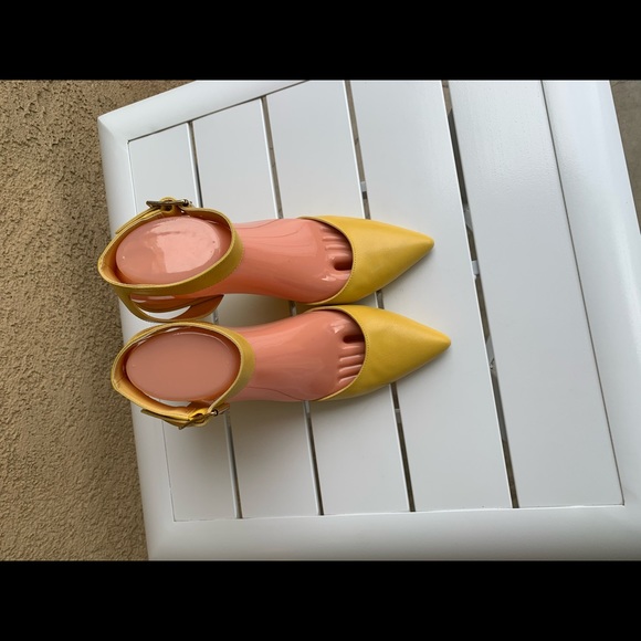 Nine West yellow leather pointy pumps sandals 8.5 - Picture 3 of 16